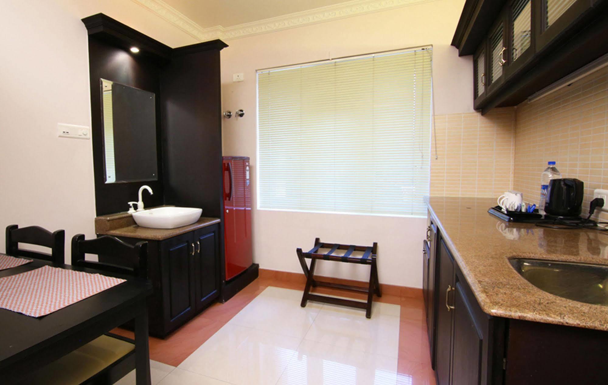 Atlas Airport Hotel Apartment Nedumbassery Extérieur photo